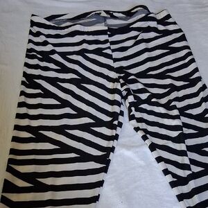 Chic Zebra Stripe Leggings
